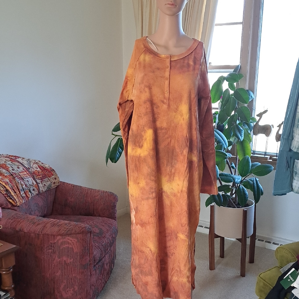 UmgeeTie-Dye Long Sleeve Maxi Dress in Rust Yellow Ptp 20"